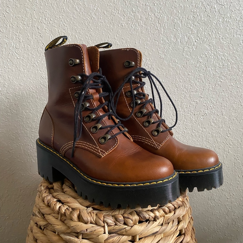 Doc marten Leona leather heeled boots